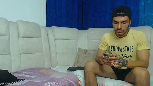 Hot Sharks  online show from 3, 3, 2026