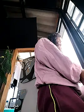 rebekka simpson online show from 6, 3, 2025