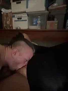 Snapshot of allissonw13 chatting on 19, 11, 2025 allissonw13 online show from 19, 11, 2025