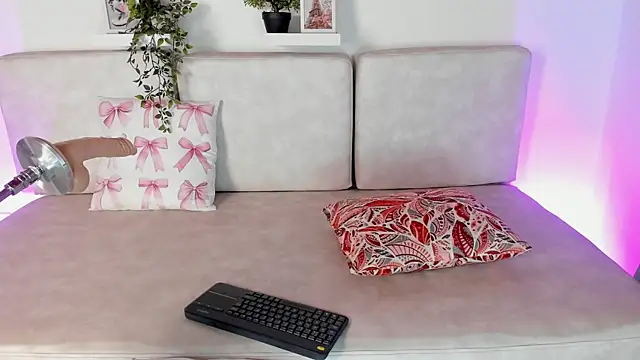 Snapshot of Malka_Burning chatting on 17, 2, 2025 Malka Burning online show from 17, 2, 2025