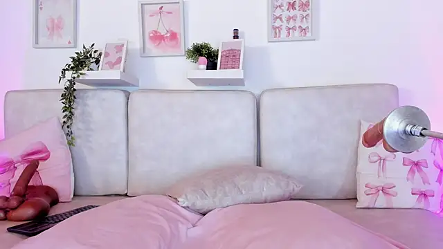 Snapshot of Malka_Burning chatting on 10, 10, 2025 Malka Burning online show from 10, 10, 2025