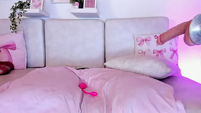 Snapshot of Malka_Burning chatting on 15, 10, 2025 Malka Burning online show from 15, 10, 2025