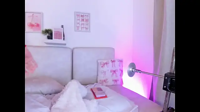 Snapshot of Malka_Burning chatting on 12, 11, 2025 Malka Burning online show from 12, 11, 2025