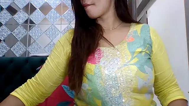 sparkling queen online show from 5, 11, 2025