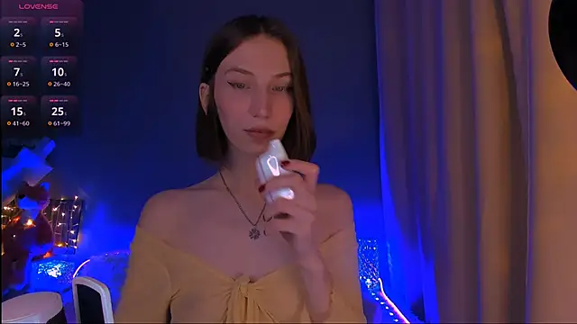 ellaamber online show from 9, 3, 2025