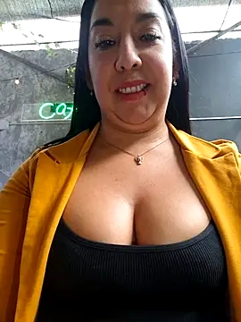 Bella keny online show from 24, 4, 2026