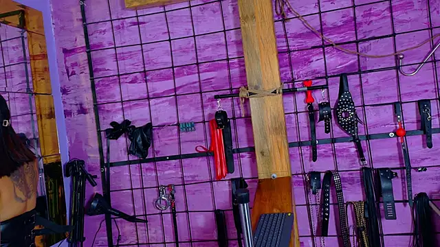 alexia aitanaa  online show from 24, 4, 2026