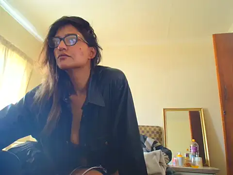 karmicQueen669 online show from 15, 6, 2026