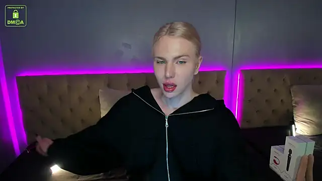 Snapshot of DanielPaige_ chatting on 8, 1, 2025 DanielPaige online show from 8, 1, 2025