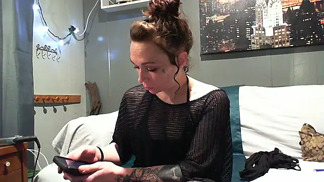 Snapshot of Genevieve143 chatting on 12, 2, 2025 Genevieve143 online show from 12, 2, 2025