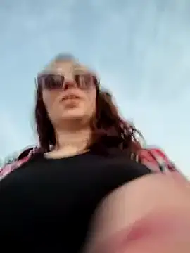 Snapshot of Genevieve143 chatting on 7, 3, 2025 Genevieve143 online show from 7, 3, 2025