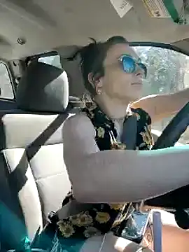 Snapshot of Genevieve143 chatting on 11, 3, 2025 Genevieve143 online show from 11, 3, 2025