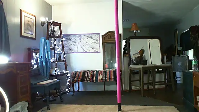 Snapshot of Genevieve143 chatting on 25, 9, 2025 Genevieve143 online show from 25, 9, 2025