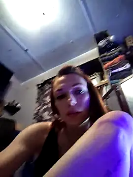 Snapshot of Genevieve143 chatting on 9, 11, 2025 Genevieve143 online show from 9, 11, 2025