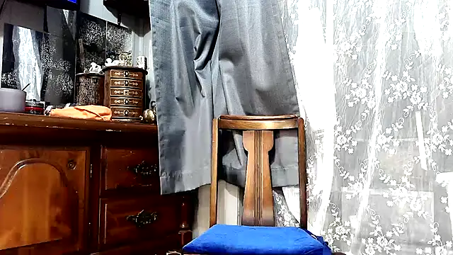 Genevieve143 online show from 17, 4, 2026