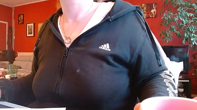 cruellaculdenfer67 online show from 3, 4, 2026