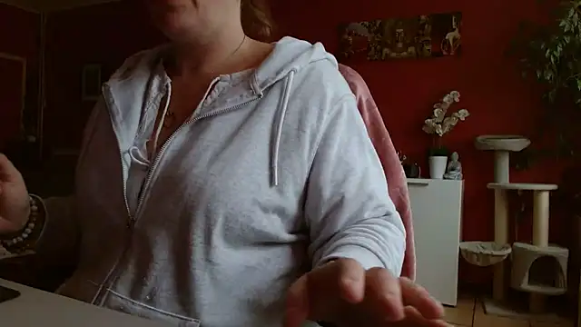 Snapshot of cruellaculdenfer67 chatting on 8, 6, 2026 cruellaculdenfer67 online show from 8, 6, 2026