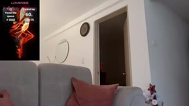 saramartinez1000 online show from 2, 12, 2024