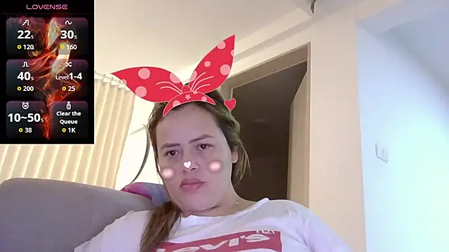 saramartinez1000 online show from 10, 9, 2025