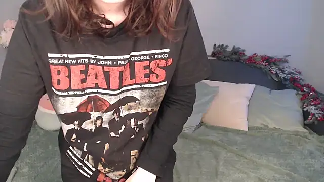 Mini Diva online show from 5, 1, 2025