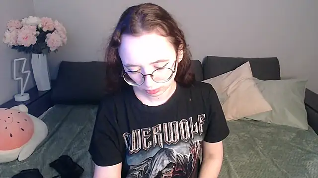 Mini Diva online show from 29, 1, 2025