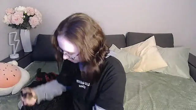 Mini Diva online show from 31, 1, 2025