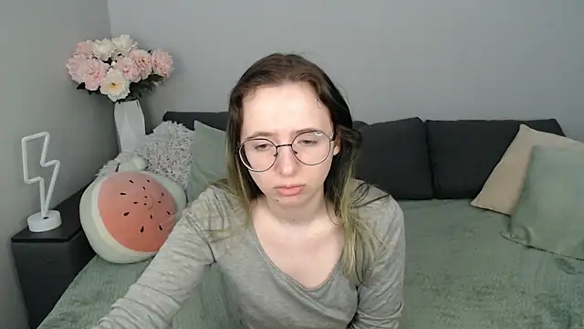 Mini Diva online show from 14, 9, 2025