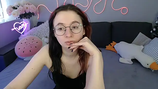 Mini Diva online show from 3, 3, 2026