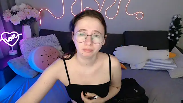 Mini Diva online show from 1, 4, 2026