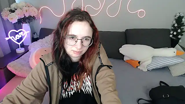 Mini Diva online show from 5, 4, 2026