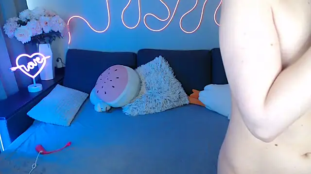 Mini Diva online show from 19, 4, 2026