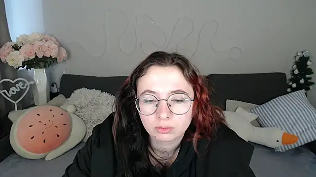 Mini Diva online show from 24, 4, 2026