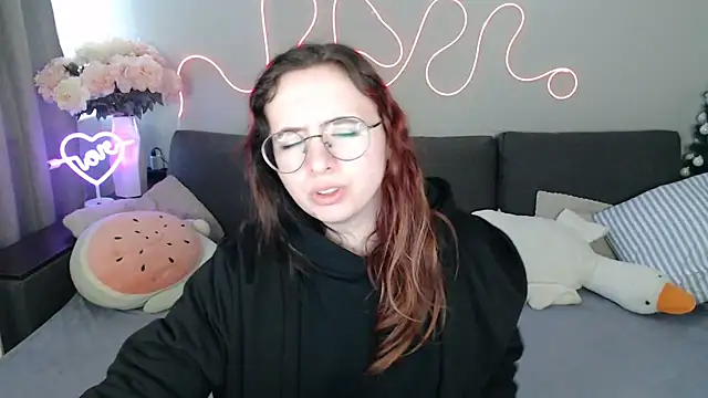 Mini Diva online show from 25, 4, 2026