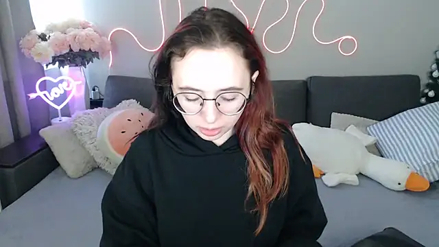 Mini Diva online show from 27, 4, 2026