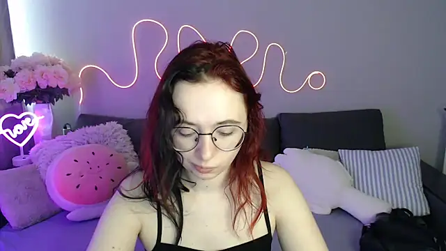 Mini Diva online show from 11, 6, 2026