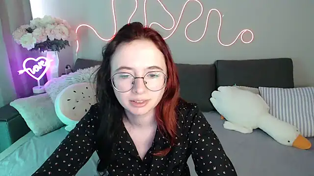 Mini Diva online show from 20, 6, 2026