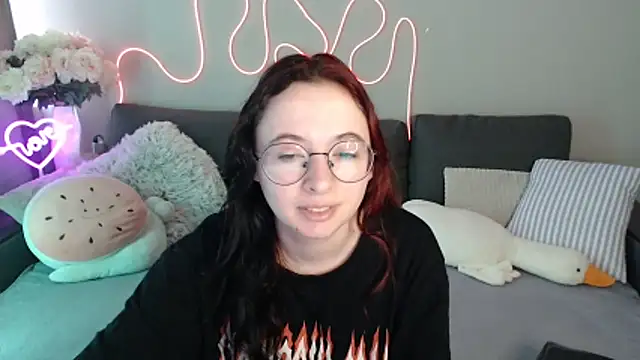 Mini Diva online show from 28, 6, 2026