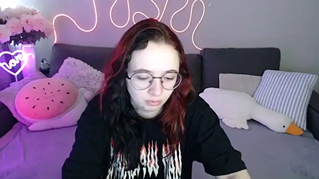 Mini Diva online show from 8, 7, 2026