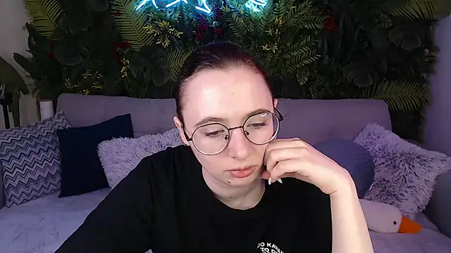 Mini Diva online show from 4, 8, 2026
