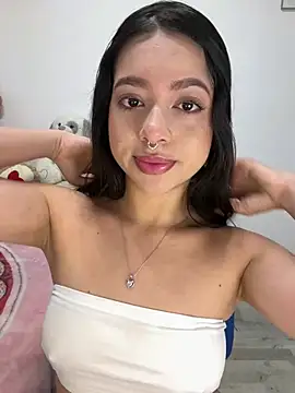 AliceJovovich online show from 5, 3, 2025