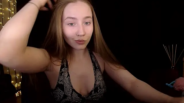 Snapshot of SindiWatsoon chatting on 28, 4, 2026 SindiWatsoon online show from 28, 4, 2026