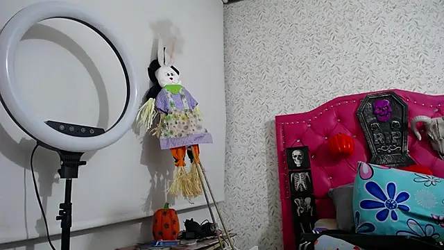 luly pink online show from 29, 10, 2025