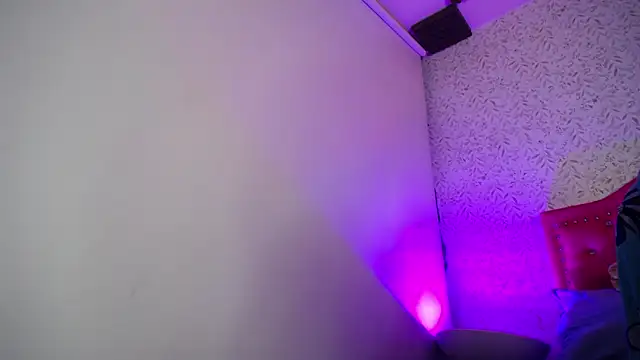 luly pink online show from 18, 4, 2026