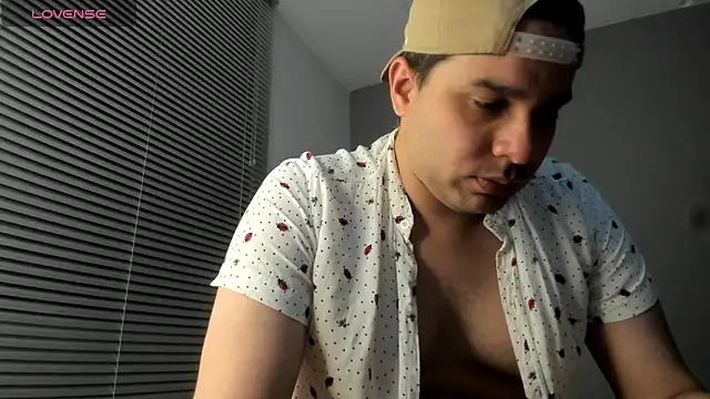 Snapshot of Latin_boy_surprisee chatting on 3, 5, 2026 Latin boy surprisee online show from 3, 5, 2026