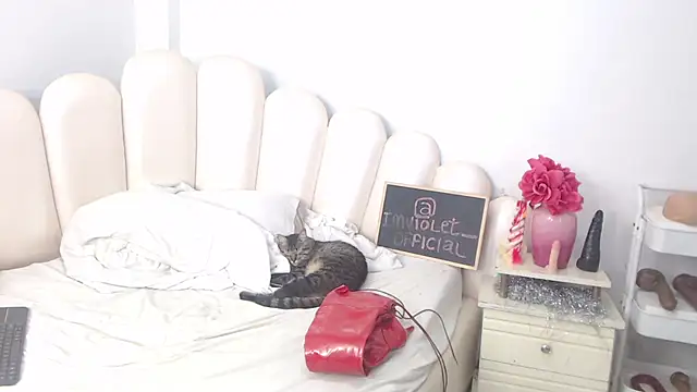 VioletXia  online show from 14, 2, 2026