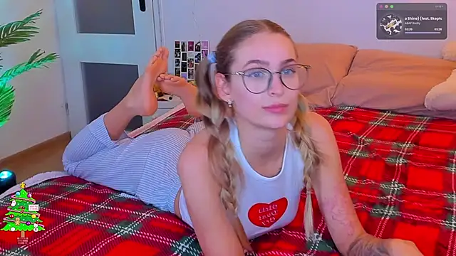 Snapshot of Kamila_icee chatting on 27, 12, 2024 Kamila icee online show from 27, 12, 2024