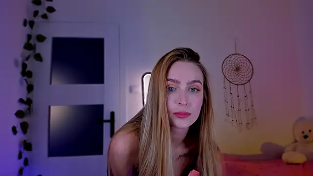 Snapshot of Kamila_icee chatting on 19, 3, 2025 Kamila icee online show from 19, 3, 2025