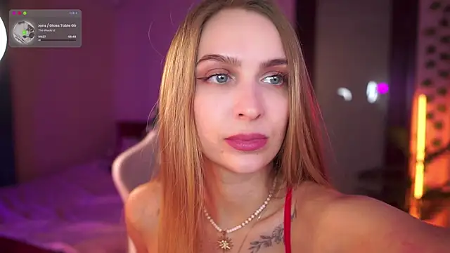 Snapshot of Kamila_icee chatting on 4, 10, 2025 Kamila icee online show from 4, 10, 2025