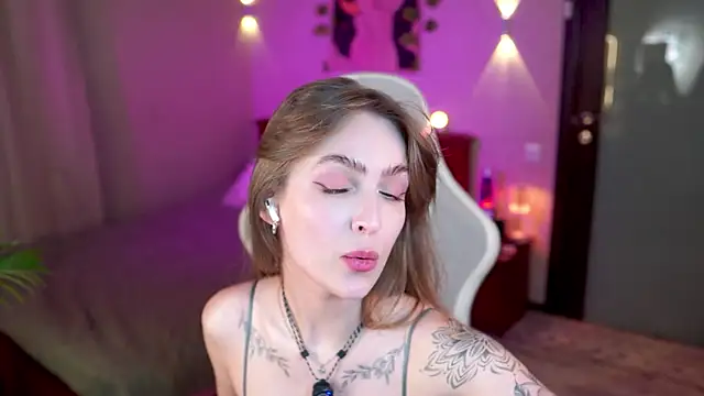 Snapshot of Kamila_icee chatting on 7, 5, 2026 Kamila icee online show from 7, 5, 2026