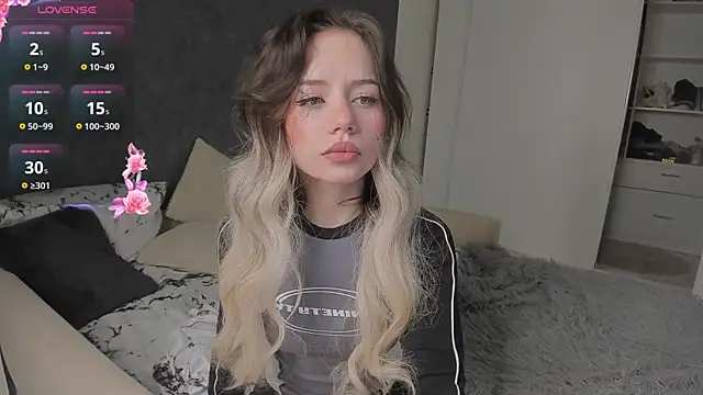 KellyBarton online show from 18, 12, 2024